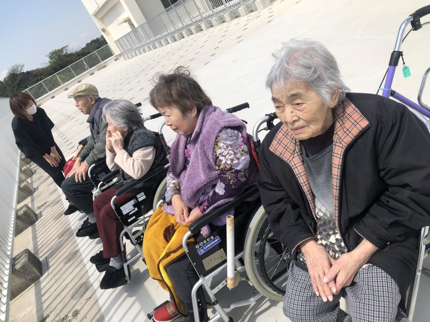海を見ながら外気浴♪ 社会福祉法人 王寿會